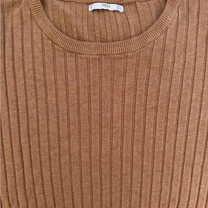 Mango Ribbed Knit Crewneck Sweater in Camel Brown